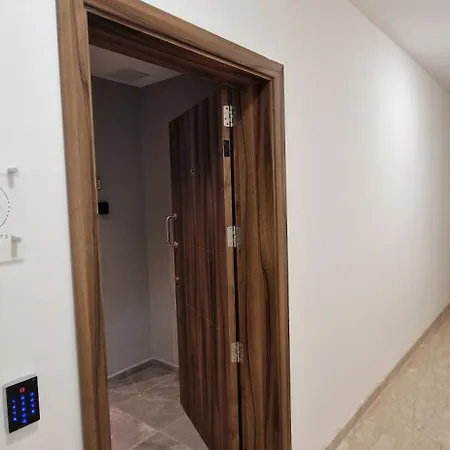 B8 Seaside Luxury With Private Bathroom - Dining Area Shared 4* San Pawl il-Baħar
