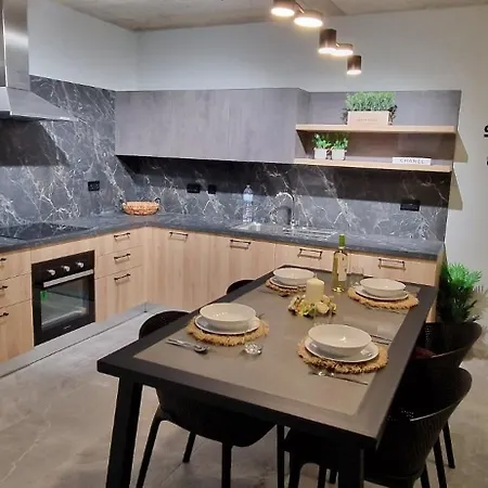 B8 Seaside Luxury With Private Bathroom - Dining Area Shared 4* St. Paul's Bay