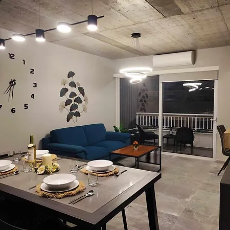 B8 Seaside Luxury With Private Bathroom - Dining Area Shared 4* St. Paul's Bay