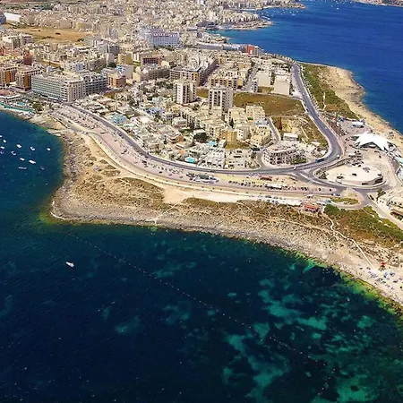 B8 Seaside Luxury With Private Bathroom - Dining Area Shared Guest house 4*