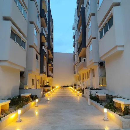 B8 Seaside Luxury With Private Bathroom - Dining Area Shared Guest house