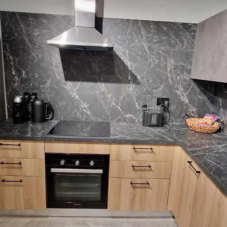 B8 Seaside Luxury With Private Bathroom - Dining Area Shared St. Paul's Bay