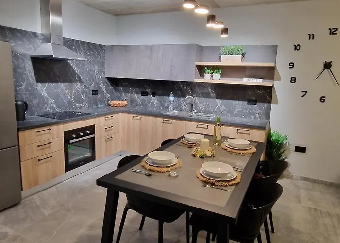 B8 Seaside Luxury With Private Bathroom - Dining Area Shared 4* San Pawl il-Baħar