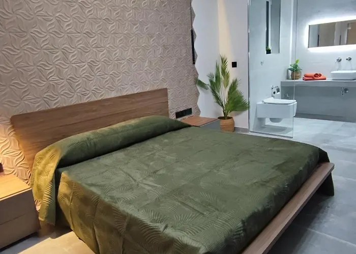 Maison d'hôtes B8 Seaside Luxury With Private Bathroom - Dining Area Shared