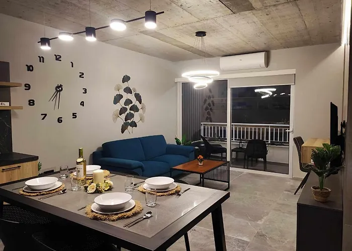 B8 Seaside Luxury With Private Bathroom - Dining Area Shared Maison d'hôtes