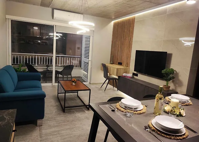 B8 Seaside Luxury With Private Bathroom - Dining Area Shared Maison d'hôtes