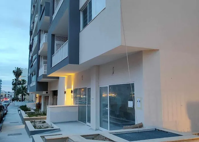 B8 Seaside Luxury With Private Bathroom - Dining Area Shared 4* San Pawl il-Baħar