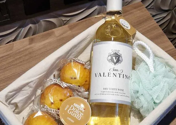 Maison d'hôtes B8 Seaside Luxury With Private Bathroom - Dining Area Shared