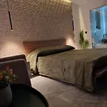 B8 Seaside Luxury With Private Bathroom - Dining Area Shared Pensionat