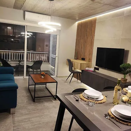 B8 Seaside Luxury With Private Bathroom - Dining Area Shared Konukevi St. Paul's Bay