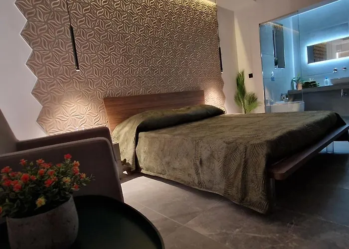 B8 Seaside Luxury With Private Bathroom - Dining Area Shared Pensjonat